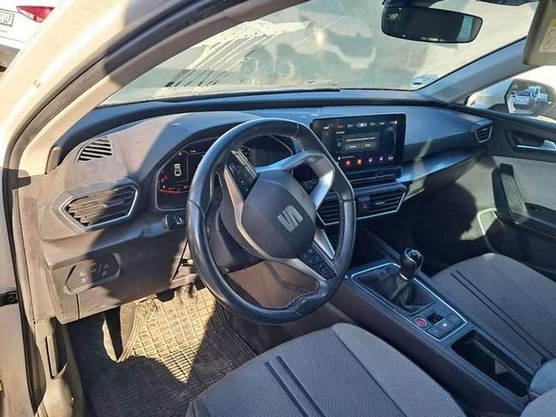 Usado Seat Leon Style 116 CV (85 kW) 2022 Blanco Berlina