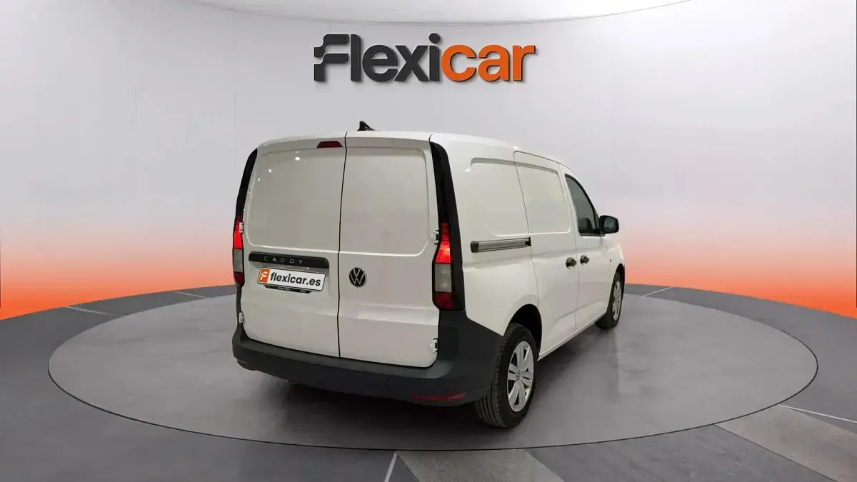 Usado VW Caddy 102 CV (75 kW) 2024 Blanco Monovolumen