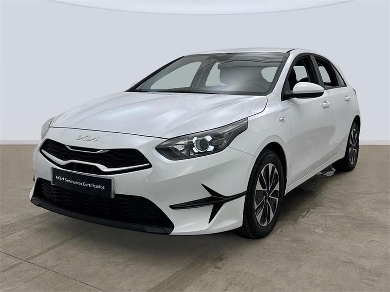 Blanco Usado 2024 Kia Ceed Utilitario | 19.895 € (Precio justo) - Imagen 1/4