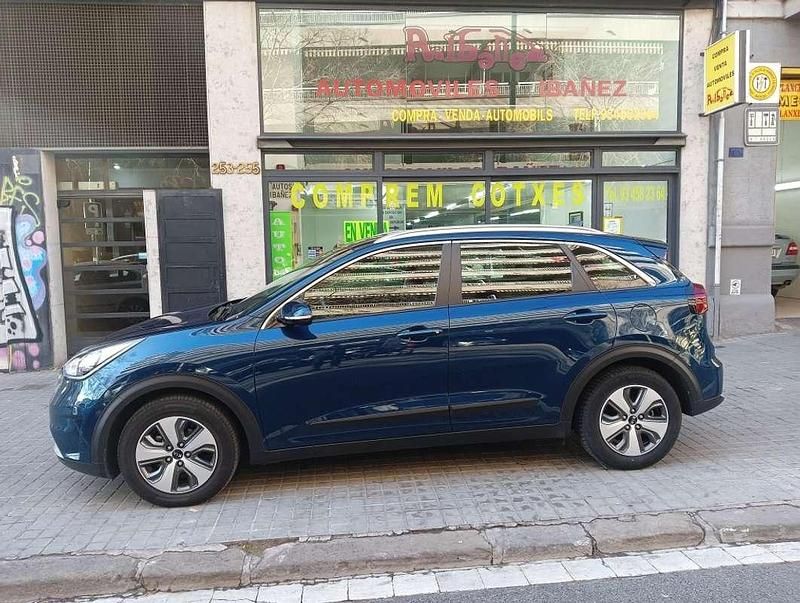 Begagnad Kia Niro 141 HK (103 kW) 2017 Blå SUV