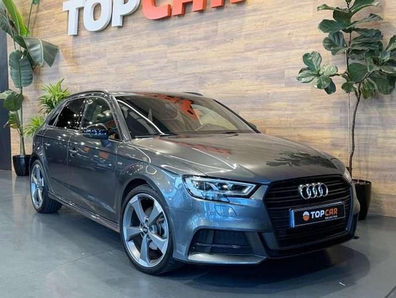 Usado Audi A3 Sportback Black Edition 150 CV (110 kW) 2019 Gris Utilitario
