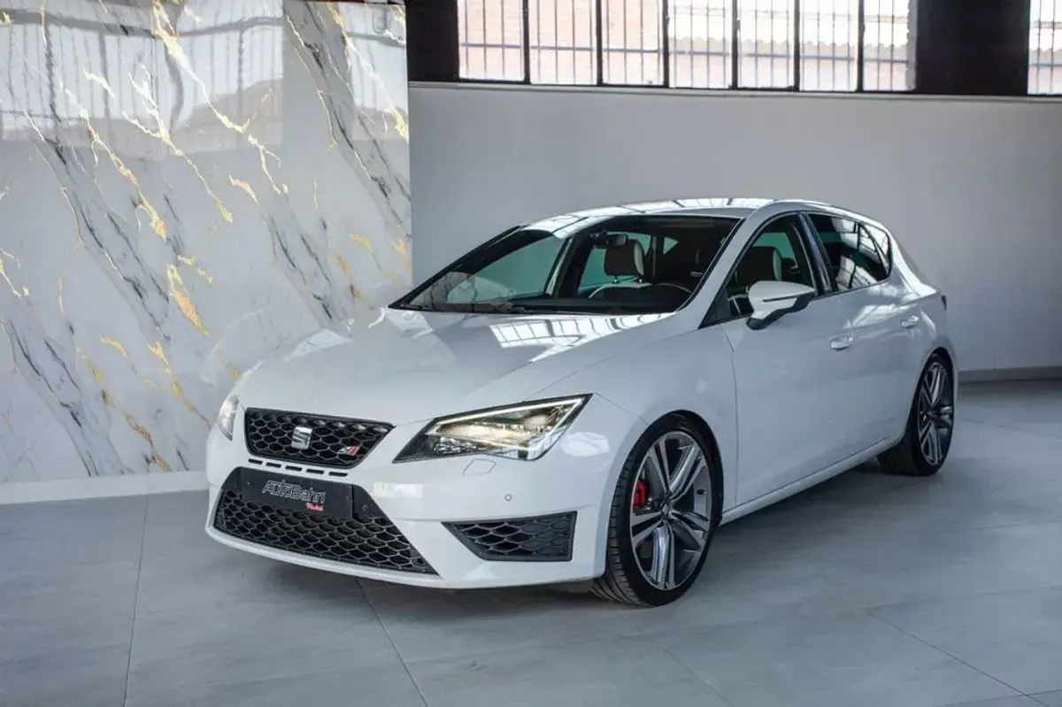 Usado Seat Leon ST CUPRA 300 CV (220 kW) 2016 Blanco Familiar