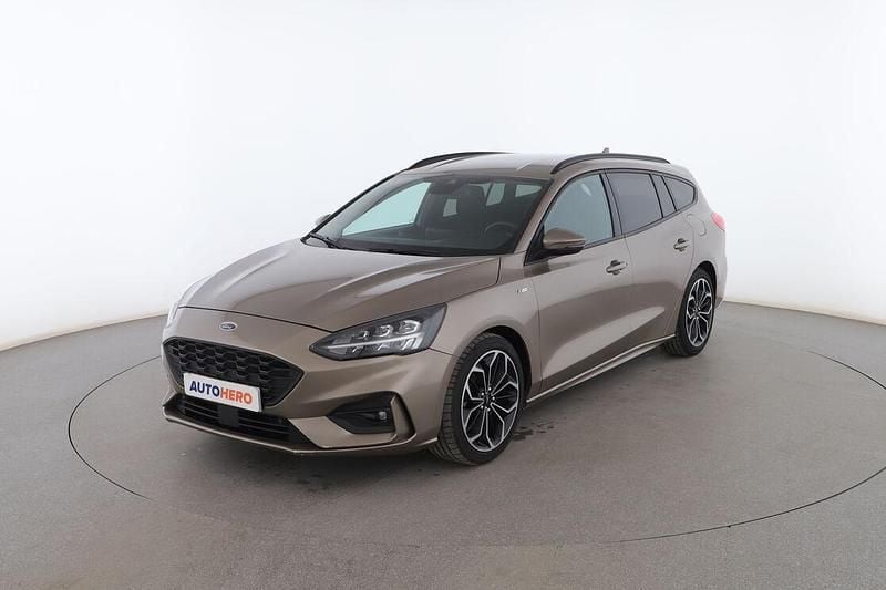 Dorado Usado 2020 Ford Focus ST-Line Familiar | 15.699 € (Precio justo) - Imagen 1/3
