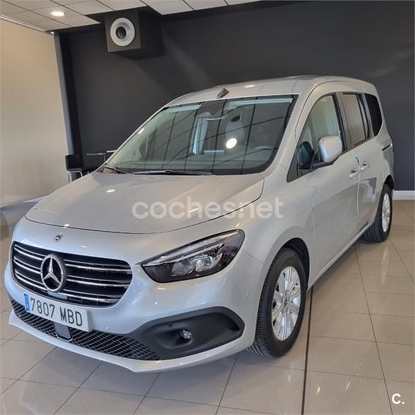Usado Mercedes T180 116 CV (85 kW) 2022 Gris / plata Monovolumen