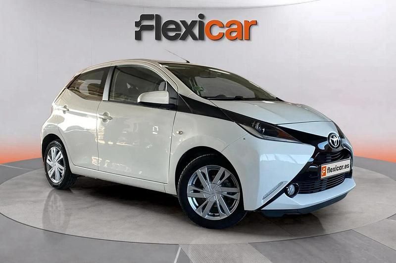 Blanco Usado 2017 Toyota Aygo X-cite Utilitario | 10.590 € (Precio justo) - Imagen 1/4