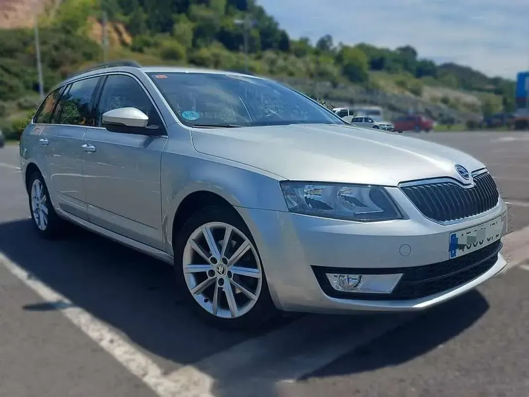 Usado Skoda Octavia Style 116 CV (85 kW) 2016 Gris Familiar