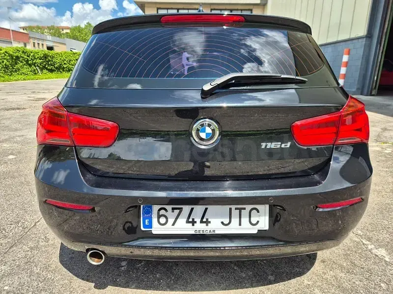 Käytetty BMW 116 Efficient Dynamics 116 HP (85 kW) 2016 Musta Viistoperä