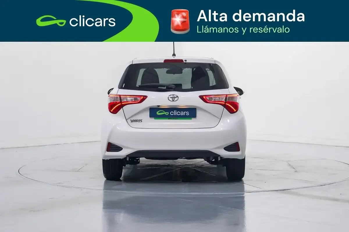 Usado Toyota Yaris Edition 111 CV (81 kW) 2020 Blanco Berlina