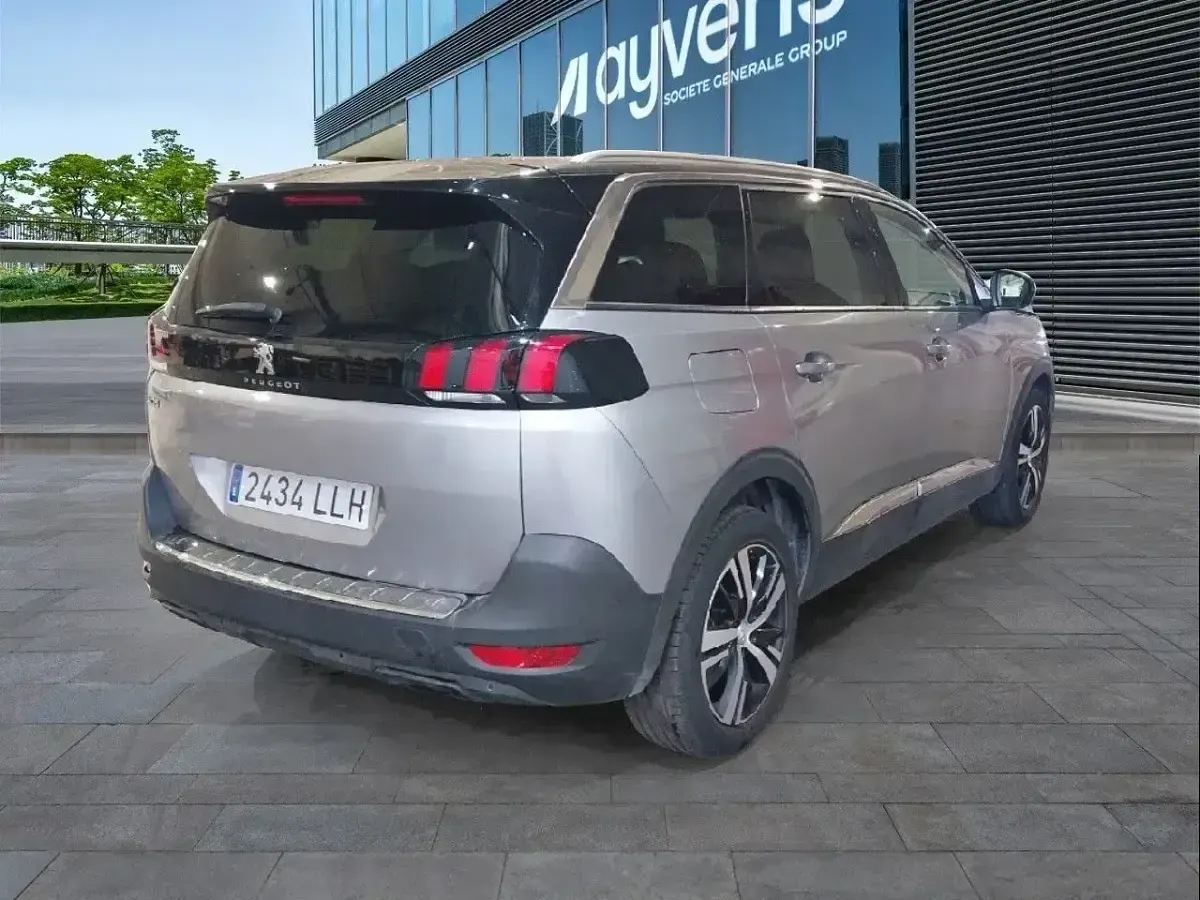 Usado Peugeot 5008 Allure 131 CV (96 kW) 2020 Gris SUV