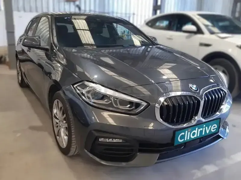 Usado BMW 118 Performance 150 CV (110 kW) 2020 Gris / plata Utilitario