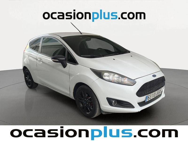 Usado Ford Fiesta Trend 101 CV (74 kW) 2015 Blanco Utilitario