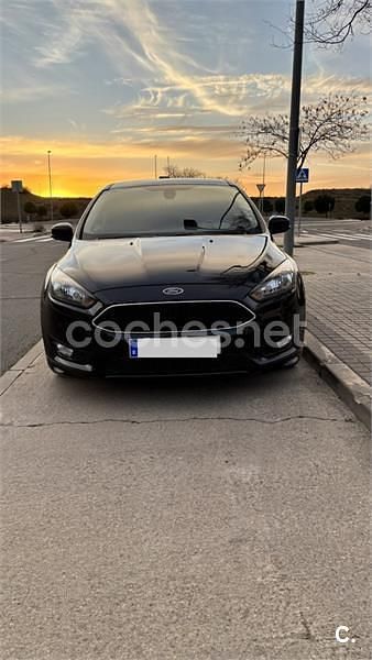 Usado Ford Focus Sport 120 CV (88 kW) 2016 Negro Berlina