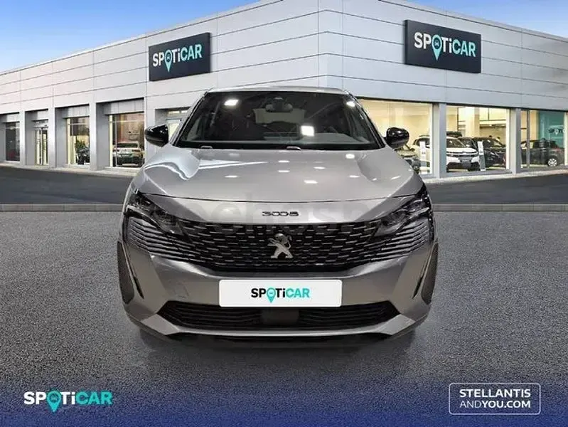 Usado Peugeot 3008 Allure 180 CV (132 kW) 2024 Gris / plata SUV