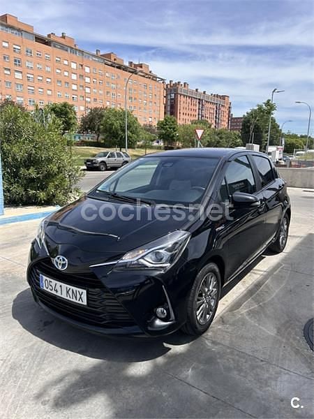 Negro Usado 2018 Toyota Yaris Hybrid Active Berlina | 13.400 € (Precio justo) - Imagen 1/4