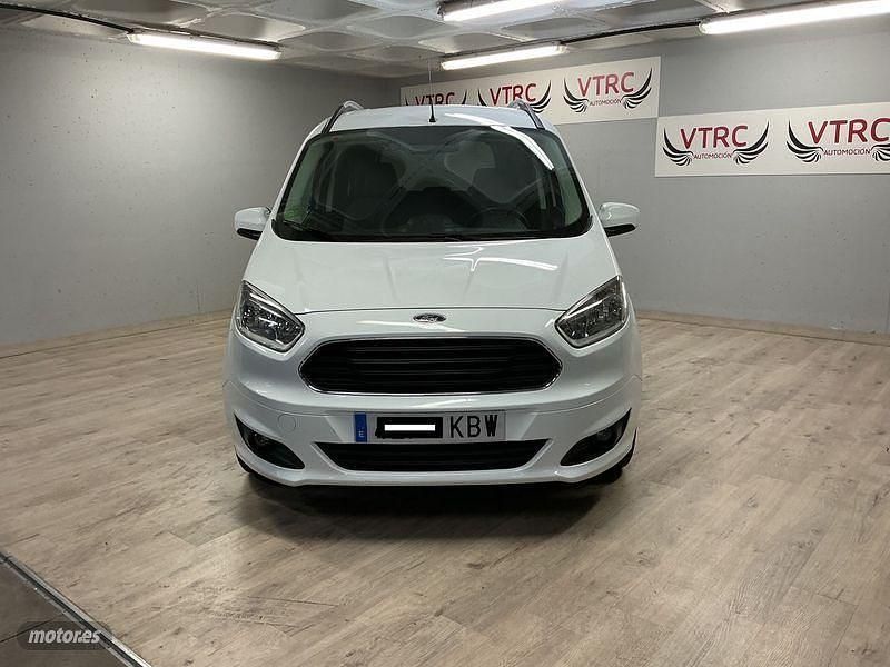 Usado Ford Tourneo Courier Sport 102 CV (75 kW) 2017 Blanco Monovolumen
