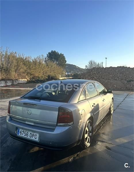 Usado Opel Vectra Elegance 120 CV (88 kW) 2005 Gris / plata Berlina