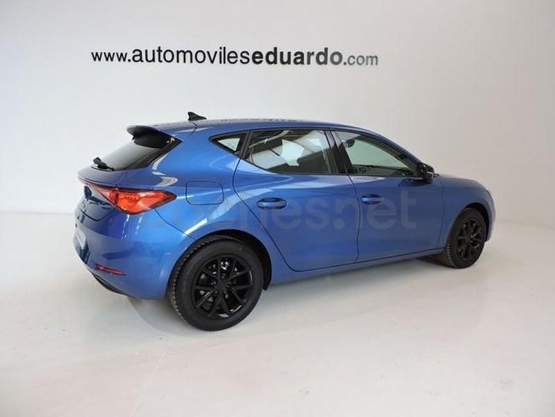Begagnad Seat Leon Style 110 HK (80 kW) 2024 Blå Sedan