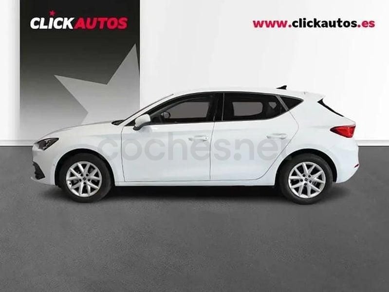 Usado Seat Leon Style 150 CV (110 kW) 2025 Blanco Berlina