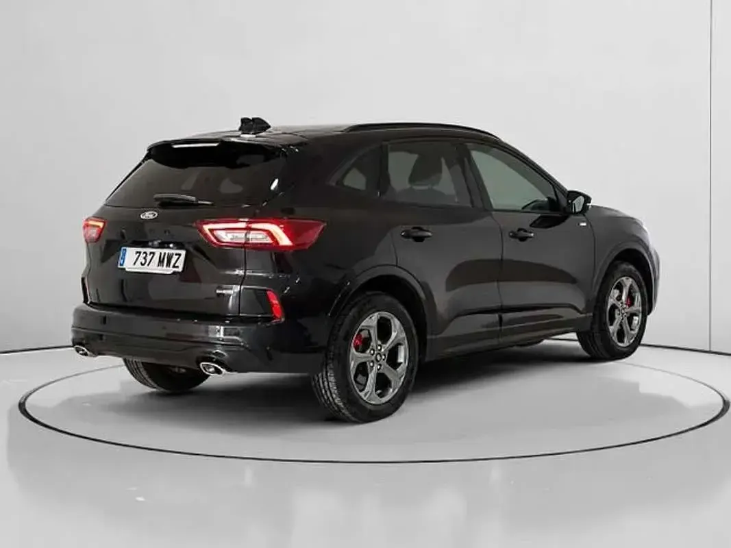 Usado Ford Kuga ST-Line X 243 CV (178 kW) 2024 Negro SUV