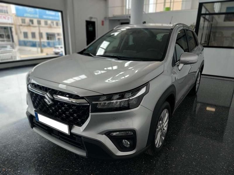 Plateado Usado 2023 Suzuki SX4 SUV | 25.900 € (Caro) - Imagen 1/4