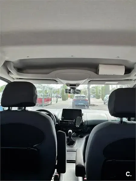 Usado Citroën Berlingo Shine 100 CV (73 kW) 2019 Gris / plata Monovolumen
