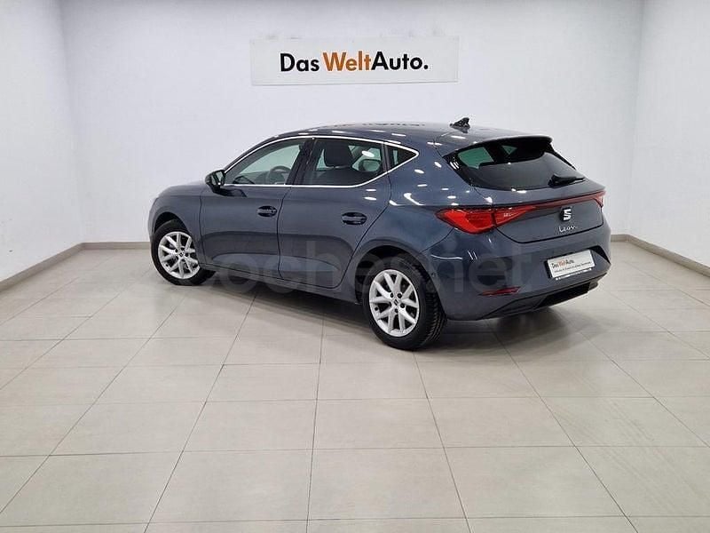 Używany Seat Leon Style 116 KM (85 kW) 2025 Szary Sedan/Limuzyna