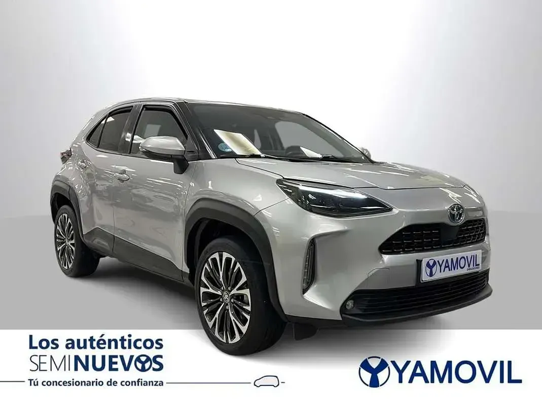 Usado Toyota Yaris Cross Style 116 CV (85 kW) 2022 Gris SUV