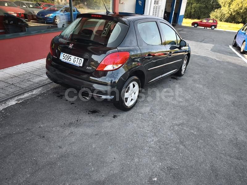 Usado Peugeot 207 95 CV (69 kW) 2010 Negro Berlina