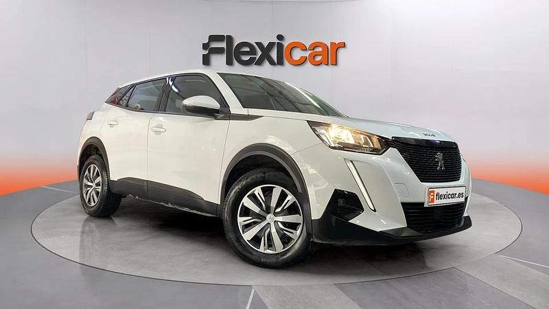 Usado Peugeot 2008 Active 110 CV (80 kW) 2021 Blanco SUV