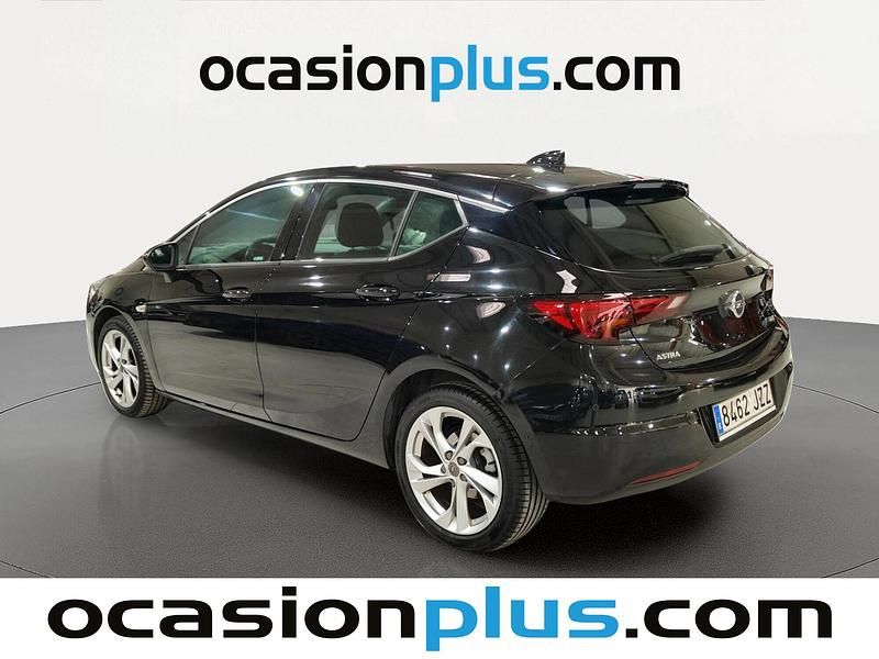 Usado Opel Astra Dynamic 110 CV (80 kW) 2017 Negro