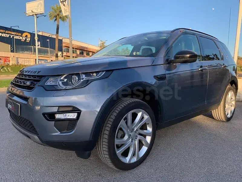 Usado Land Rover Discovery Sport HSE Luxury 150 CV (110 kW) 2018 Gris / plata SUV