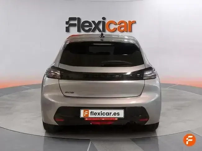 Usado Peugeot 208 Allure 100 CV (73 kW) 2025 Gris Utilitario
