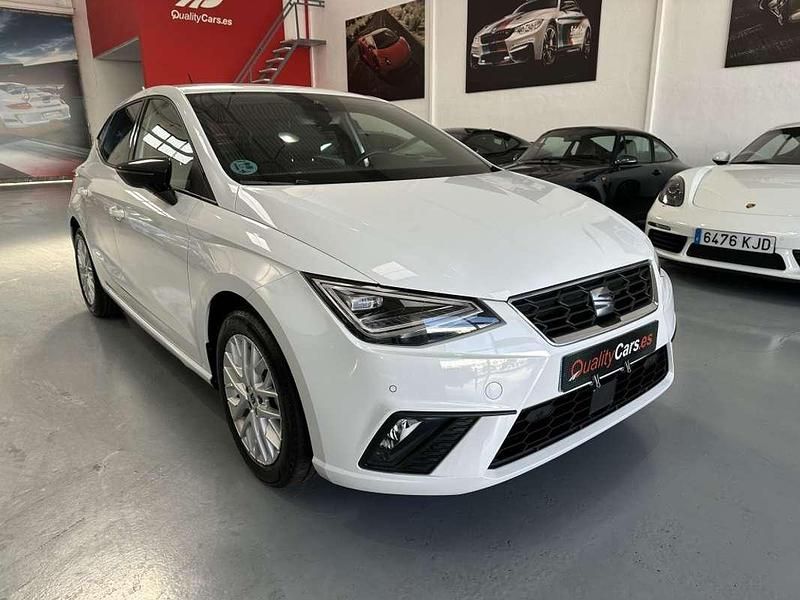Usado Seat Ibiza FR 110 CV (80 kW) 2023 Blanco Utilitario