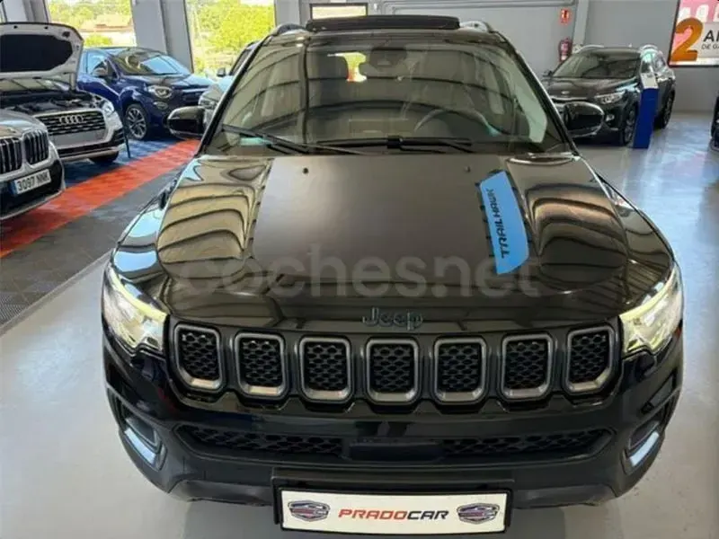 Usado Jeep Compass Trailhawk 240 CV (176 kW) 2024 Negro SUV
