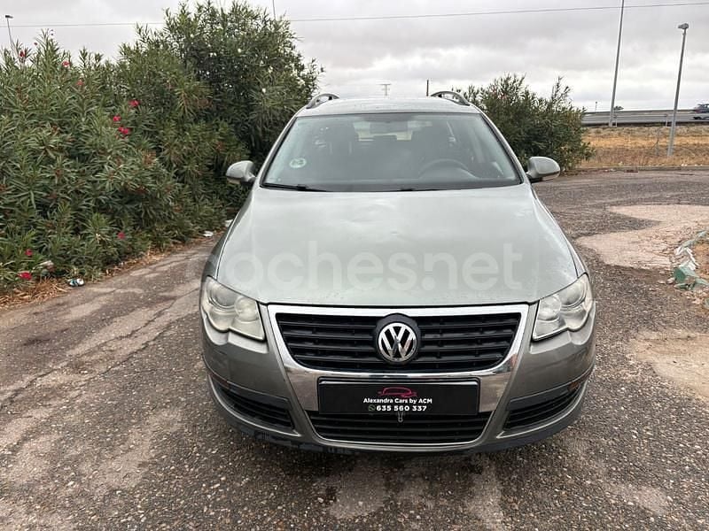 Usado VW Passat Advance 140 CV (102 kW) 2007 Gris / plata Familiar