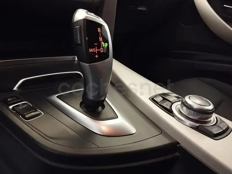 Usado BMW 316 116 CV (85 kW) 2016 Negro Familiar