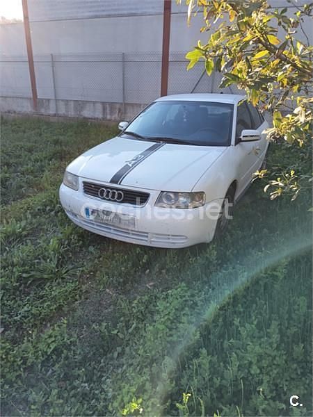 Usado Audi A3 Ambition 125 CV (91 kW) 2001 Blanco Utilitario