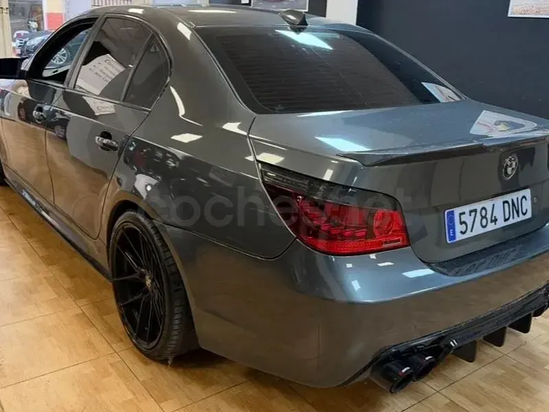 Usado BMW 525 M Performance 192 CV (141 kW) 2005 Gris / plata Berlina