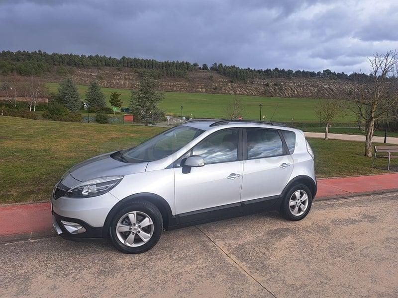 Usado Renault Scénic III Bose Edition 130 CV (95 kW) 2014 Gris / plata Monovolumen