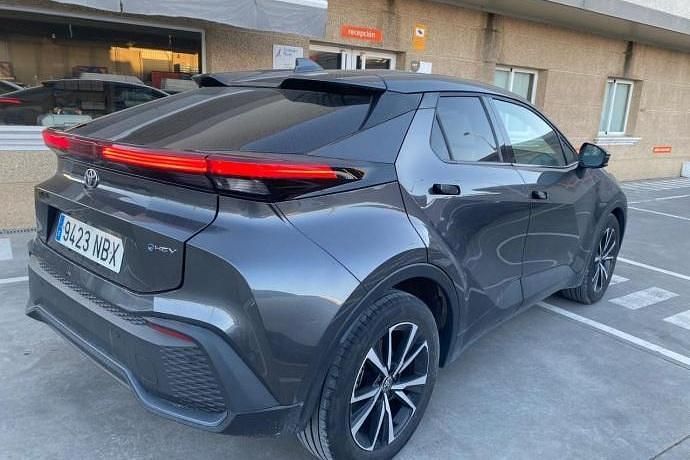Usado Toyota C-HR Advance 141 CV (103 kW) 2025 Gris SUV