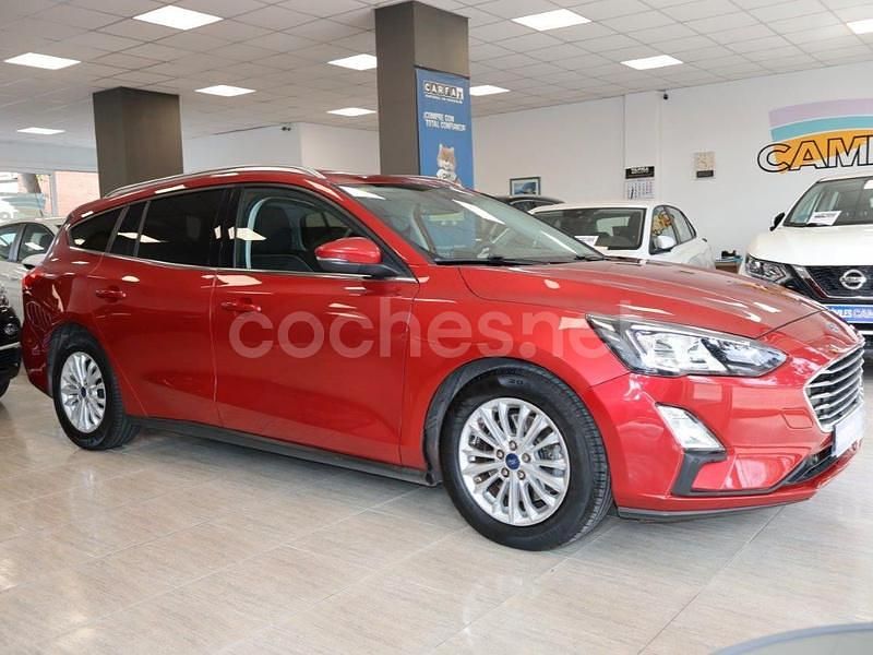 Rojo Usado 2021 Ford Focus Titanium Familiar | 14.500 € (Buen precio) - Imagen 1/4