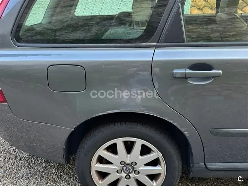 Usado Volvo V50 Momentum 180 CV (132 kW) 2007 Negro Familiar