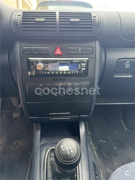 Azul Usado 2000 Audi A3 Ambition Berlina | 1900 € (Precio justo) - Imagen 1/4