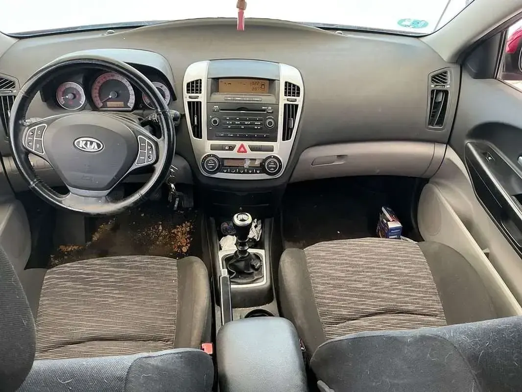 Usado Kia Ceed Active 126 CV (92 kW) 2009 Burdeos Utilitario