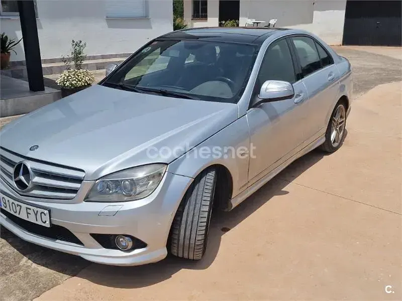 Usado Mercedes C220 Avantgarde 150 CV (110 kW) 2007 Gris / plata Berlina
