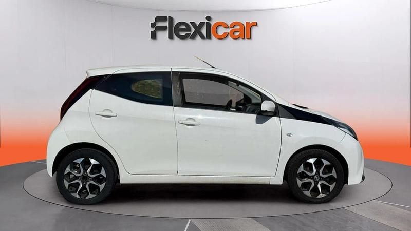 Usado Toyota Aygo X-play 72 CV (52 kW) 2019 Blanco Utilitario
