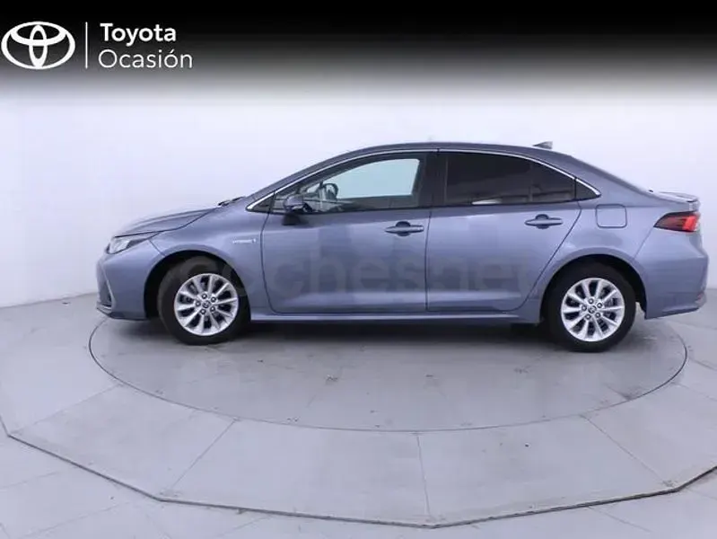 Usado Toyota Corolla Active 122 CV (89 kW) 2021 Gris / plata Berlina