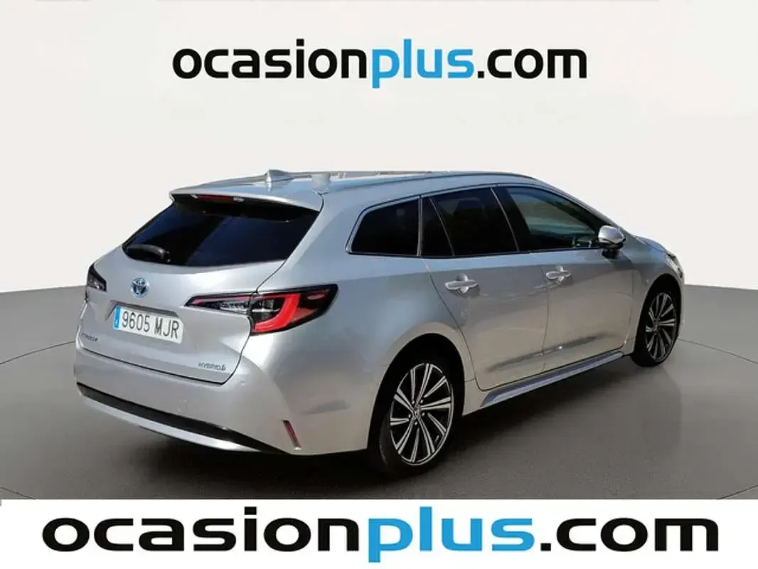 Usado Toyota Corolla Style 140 CV (102 kW) 2023 Plateado Familiar