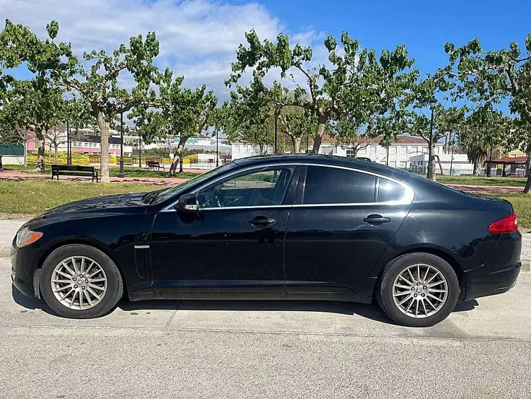 Usado Jaguar XF Premium Luxury 207 CV (152 kW) 2009 Negro Berlina