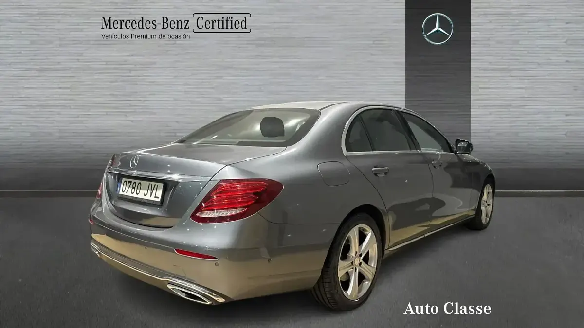 Usado Mercedes E220 Avantgarde 170 CV (125 kW) 2016 Gris Berlina